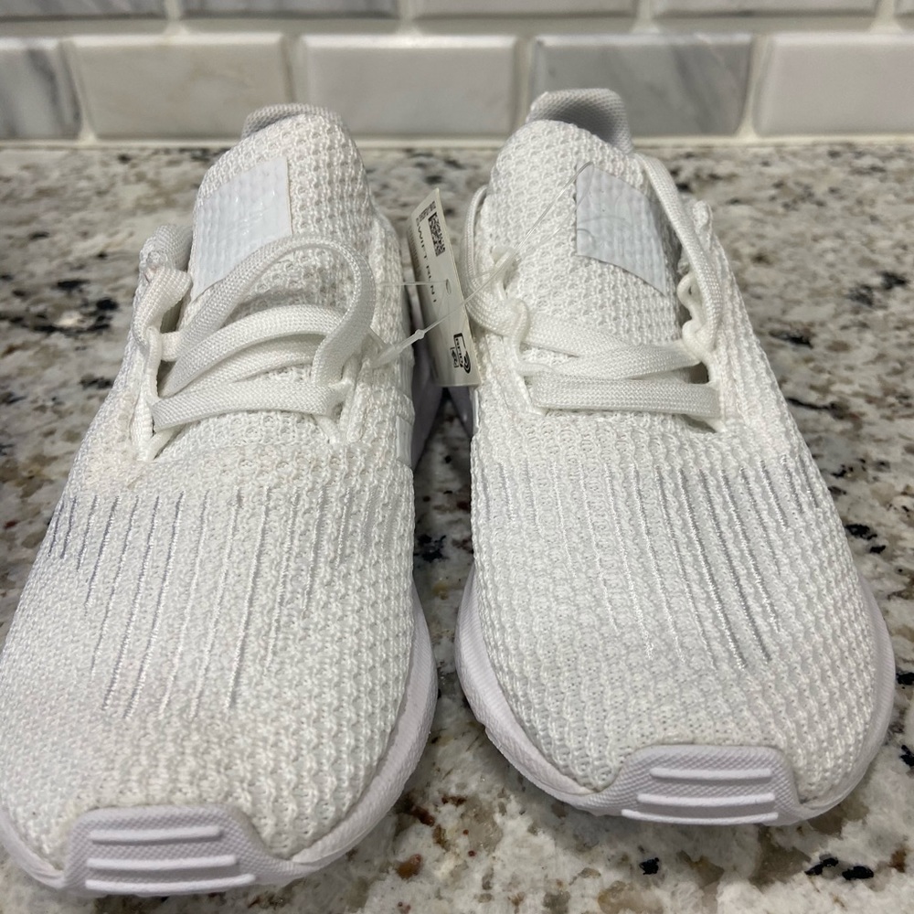 Adidas Swift Run